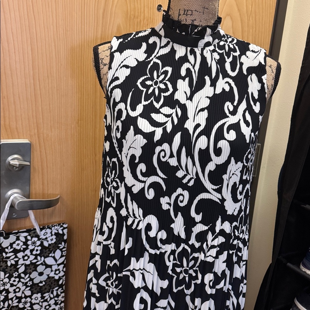 CHICO’S BLACK LABEL flawless midi floral, boho design dress. Size Women’s 4. - Picture 2 of 15